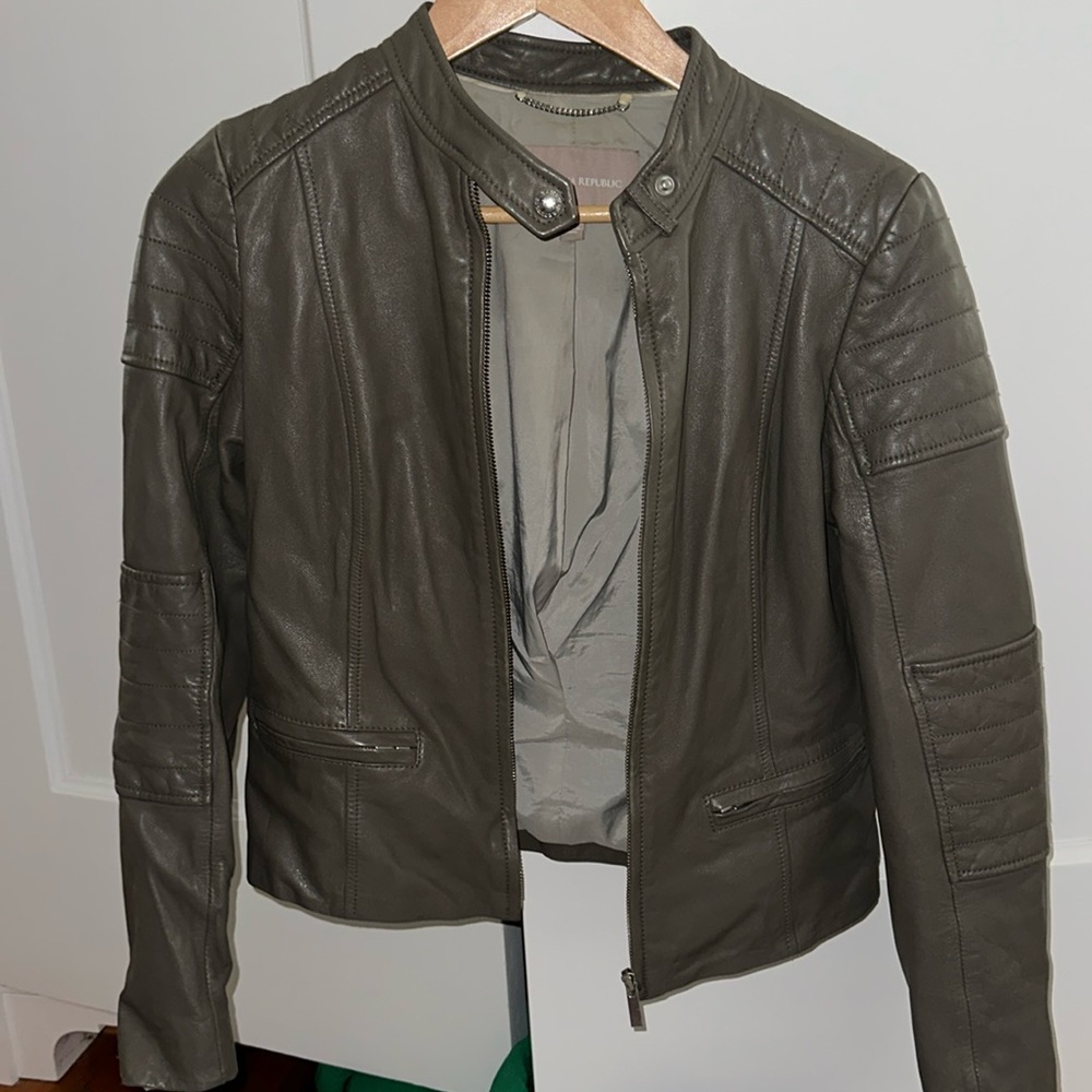 Small banana republic vintage lambskin leather bomber jacket